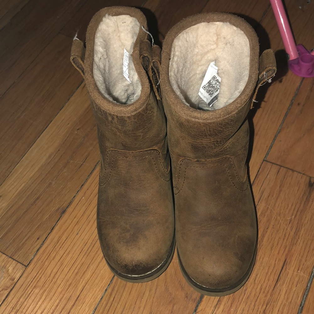 💖 Uggs worn a bunch my daughter loved them!